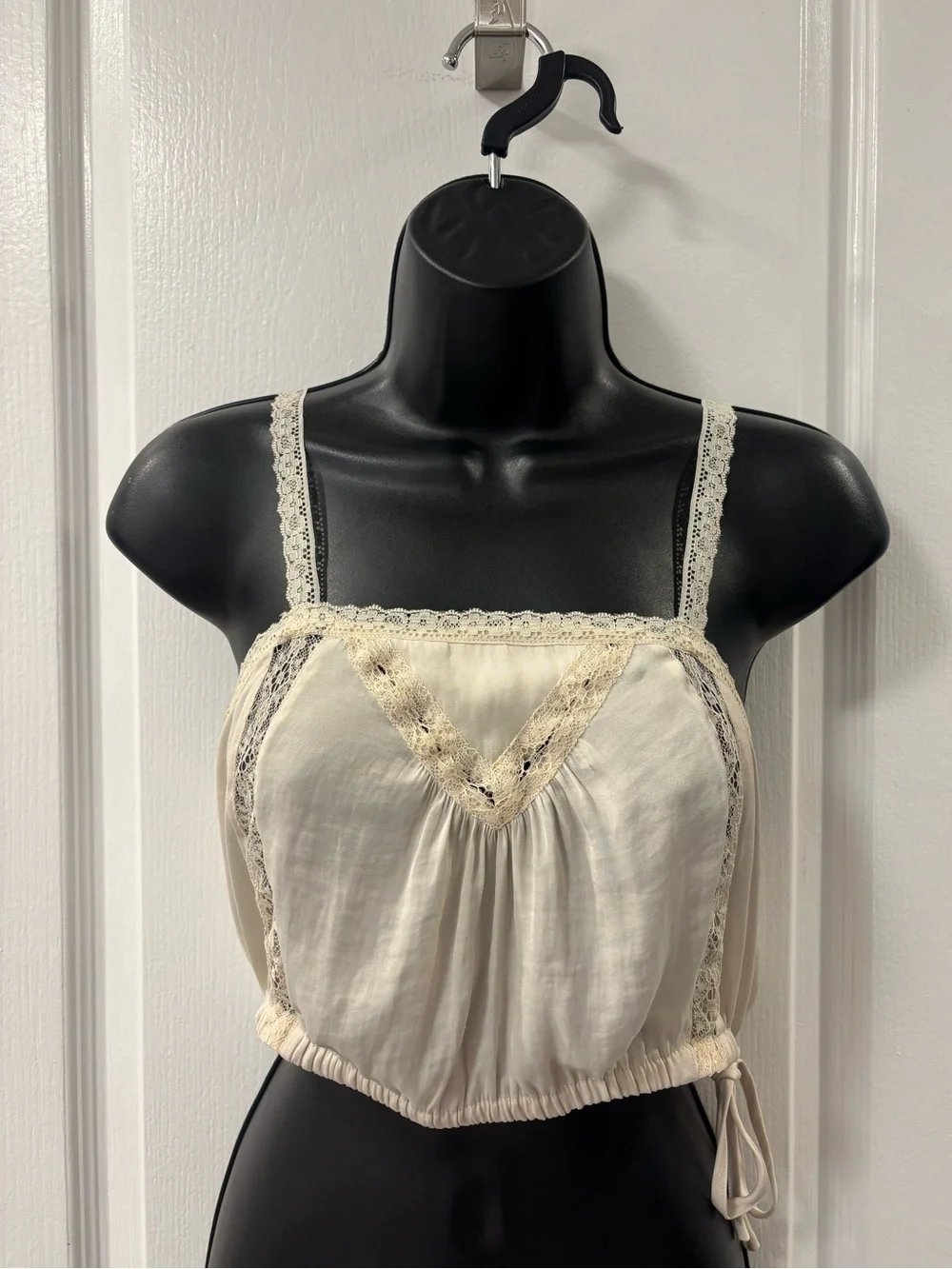 Urban Outfitters Lace-Trim Satin-Feel Side Bow Cropped Cream Camisole XS - Picture 2 of 7